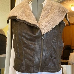Bomber Vest with a fluffy lining
